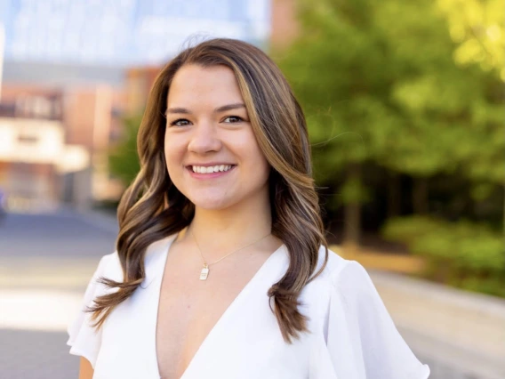 Headshot of student, Lauren Riede. 